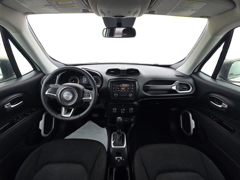 Jeep Renegade Vehicle Full-screen Gallery Image 15