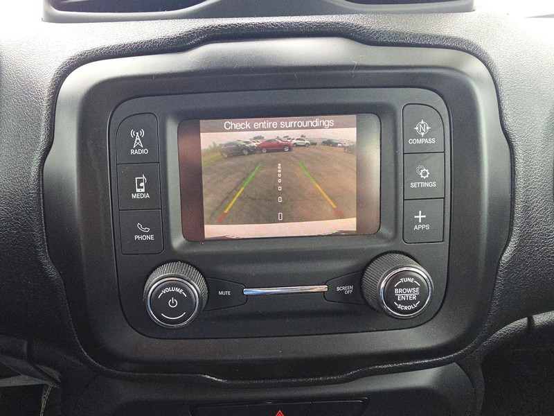 Jeep Renegade Vehicle Full-screen Gallery Image 17