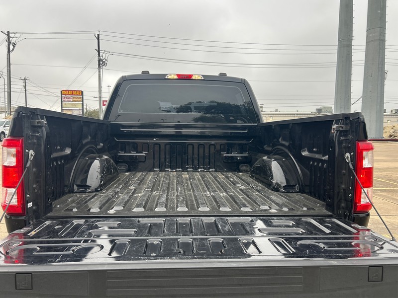 Ford F-150 Vehicle Full-screen Gallery Image 11