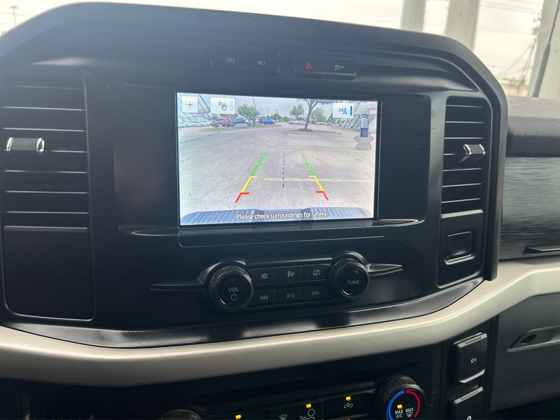 Ford F-150 Vehicle Full-screen Gallery Image 17