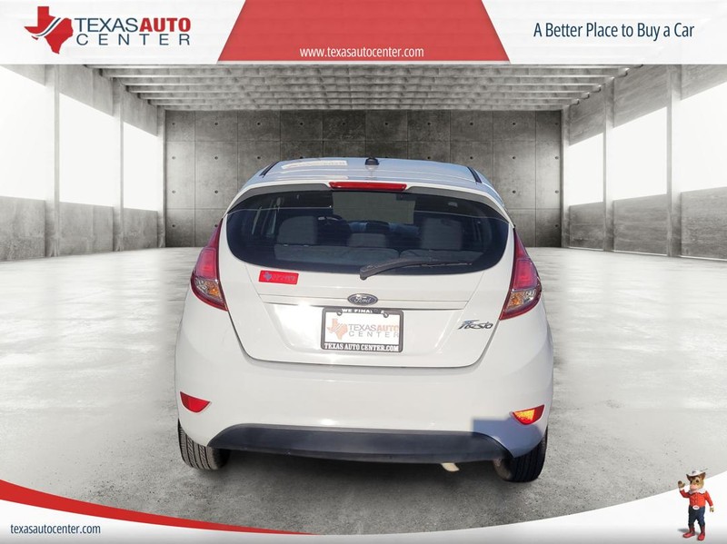 Ford Fiesta Hatchback Vehicle Full-screen Gallery Image 06