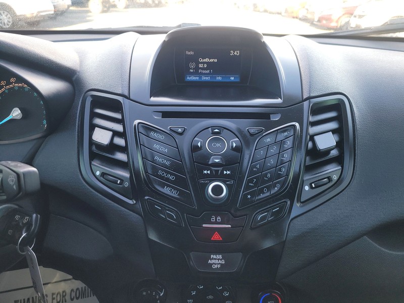 Ford Fiesta Hatchback Vehicle Full-screen Gallery Image 12