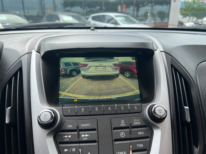 Chevrolet Equinox Vehicle Full-screen Gallery Image 16