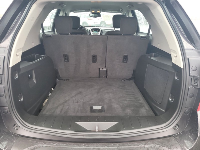 Chevrolet Equinox Vehicle Full-screen Gallery Image 11