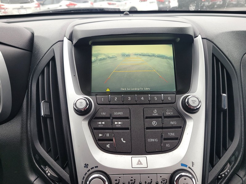 Chevrolet Equinox Vehicle Full-screen Gallery Image 17