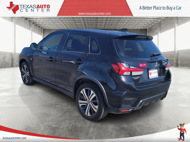 Mitsubishi Outlander Sport Vehicle Full-screen Gallery Image 08