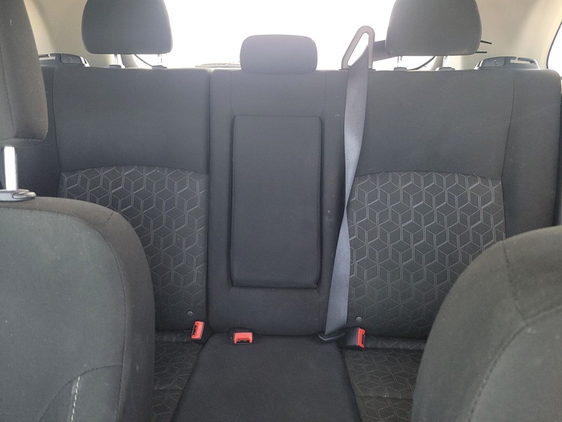 Mitsubishi Outlander Sport Vehicle Full-screen Gallery Image 13