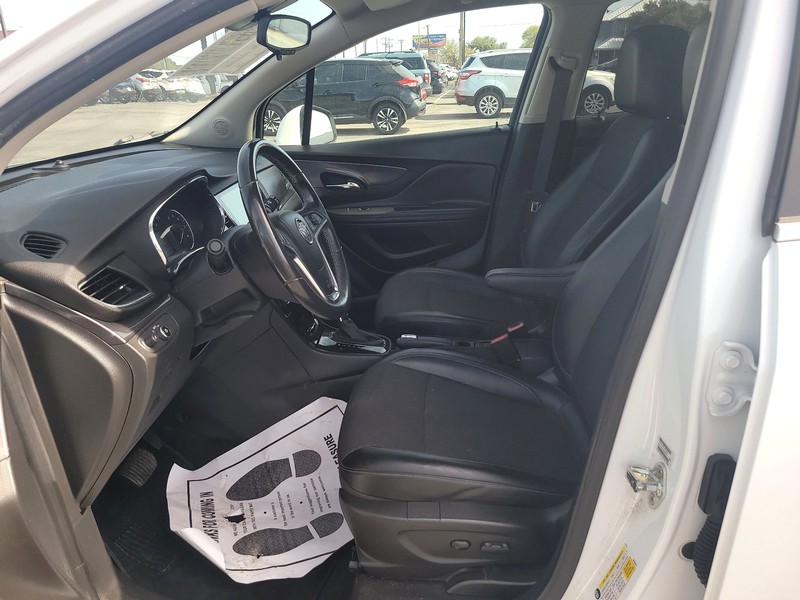 Buick Encore Vehicle Full-screen Gallery Image 09