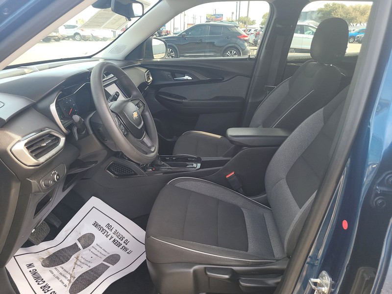 Chevrolet Trailblazer Vehicle Full-screen Gallery Image 09