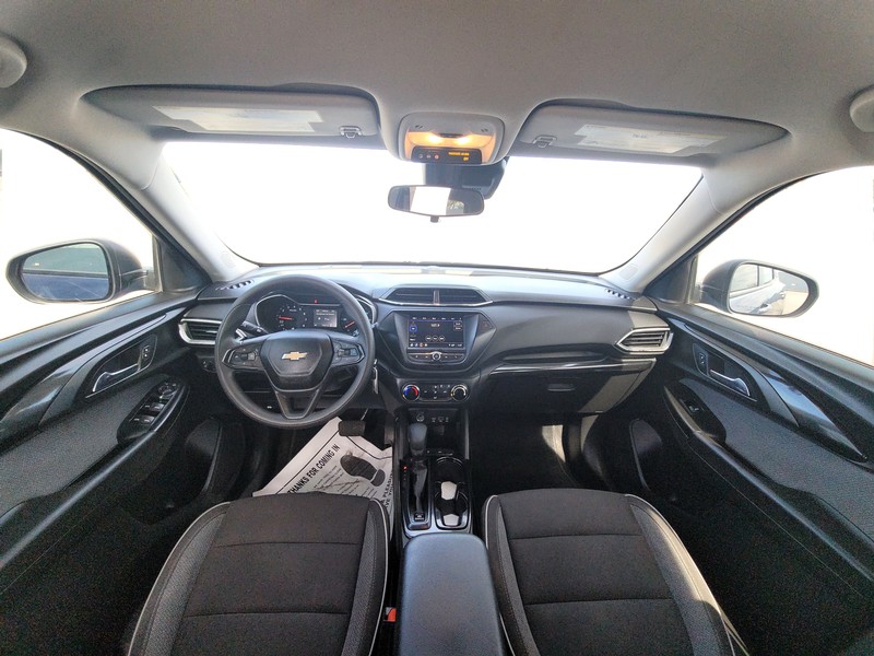 Chevrolet Trailblazer Vehicle Full-screen Gallery Image 15