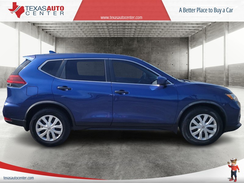 Nissan Rogue Vehicle Full-screen Gallery Image 04