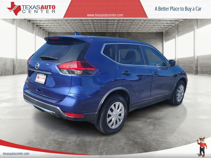 Nissan Rogue Vehicle Full-screen Gallery Image 07