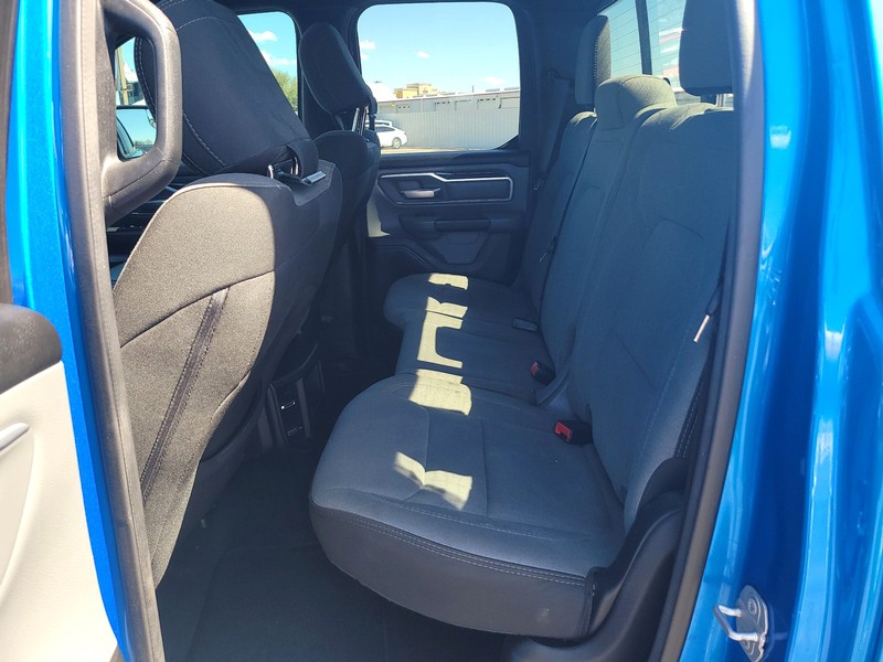 Ram 1500 Vehicle Full-screen Gallery Image 10