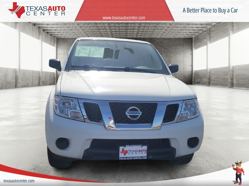 Nissan Frontier Vehicle Full-screen Gallery Image 03