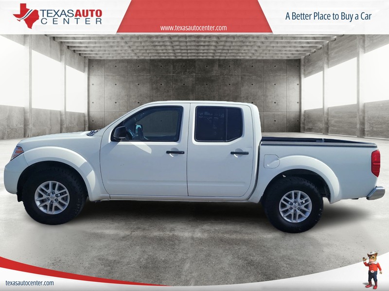 Nissan Frontier Vehicle Full-screen Gallery Image 05