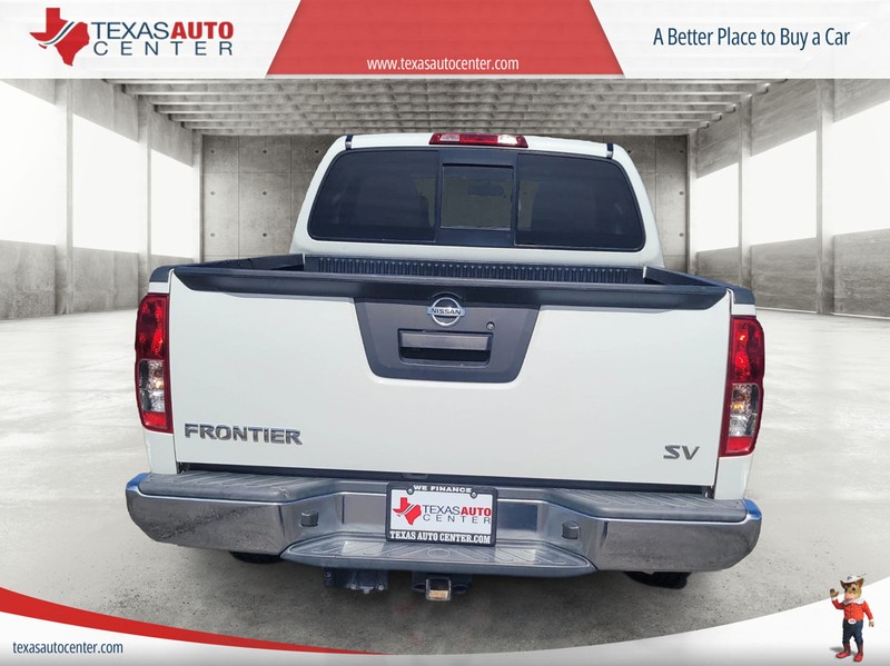Nissan Frontier Vehicle Full-screen Gallery Image 06