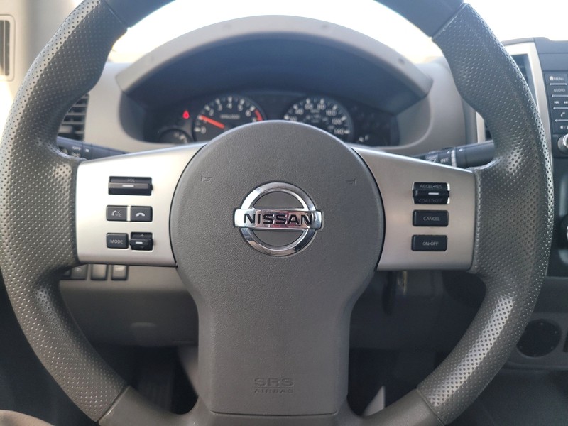 Nissan Frontier Vehicle Full-screen Gallery Image 13