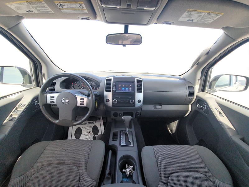 Nissan Frontier Vehicle Full-screen Gallery Image 14
