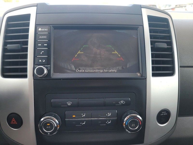 Nissan Frontier Vehicle Full-screen Gallery Image 16