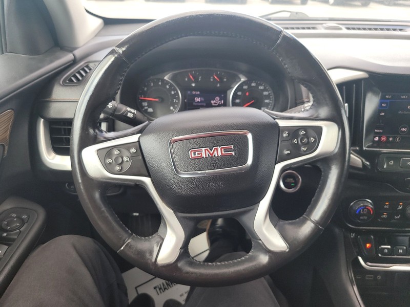 GMC Terrain Vehicle Full-screen Gallery Image 14