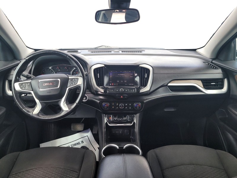 GMC Terrain Vehicle Full-screen Gallery Image 16
