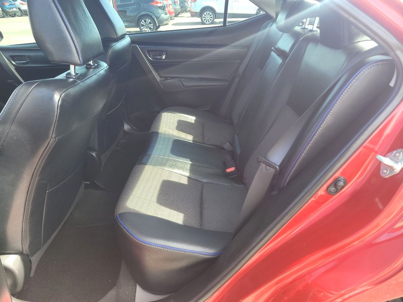 Toyota Corolla Vehicle Full-screen Gallery Image 10