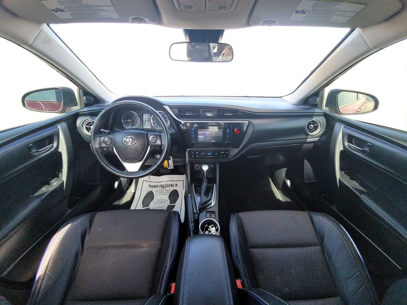 Toyota Corolla Vehicle Full-screen Gallery Image 14