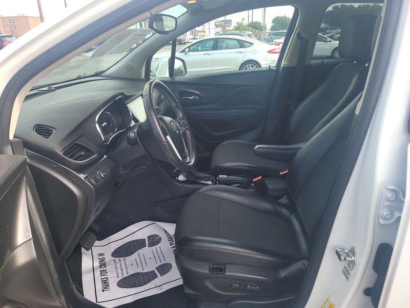 Buick Encore Vehicle Full-screen Gallery Image 09