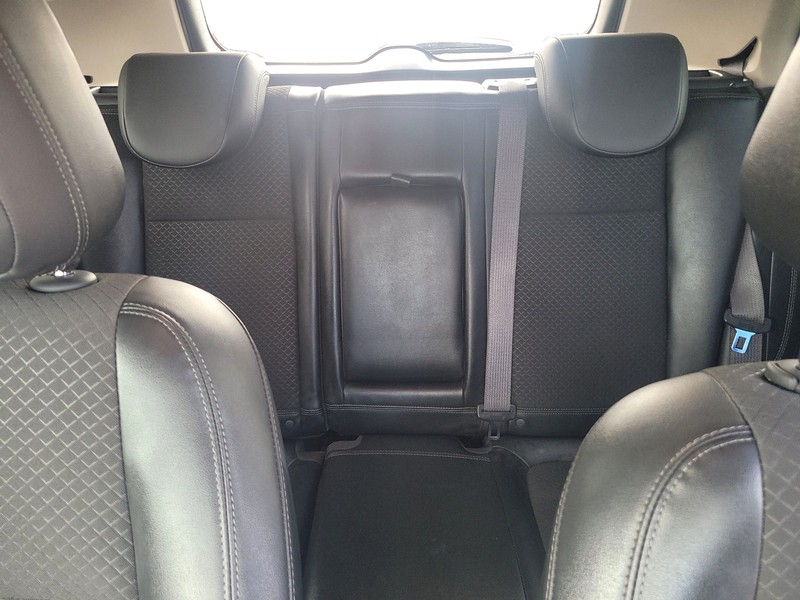 Buick Encore Vehicle Full-screen Gallery Image 13