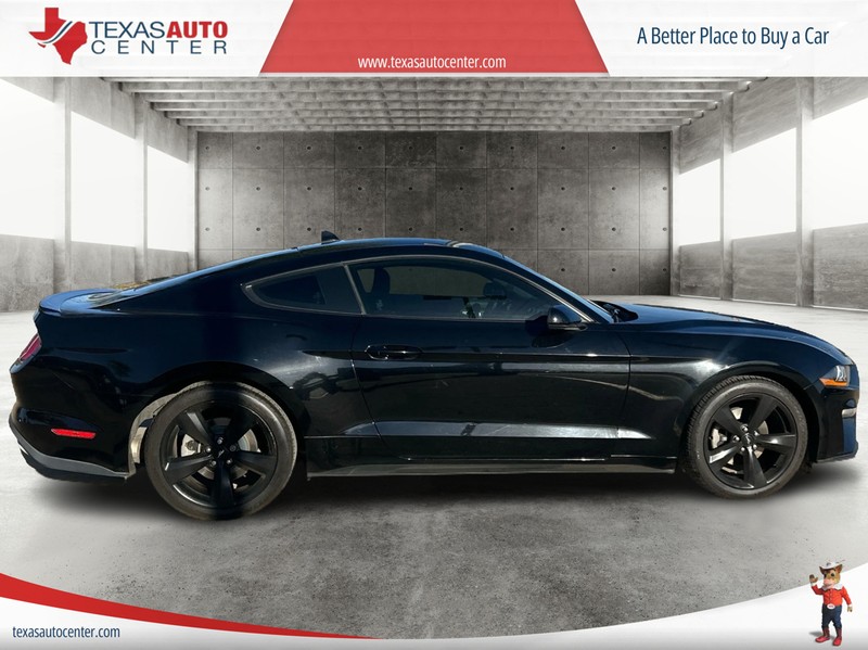 Ford Mustang Vehicle Full-screen Gallery Image 04