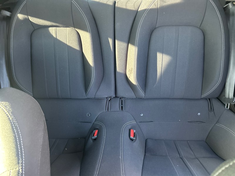 Ford Mustang Vehicle Full-screen Gallery Image 12