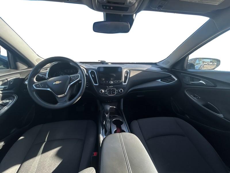 Chevrolet Malibu Vehicle Full-screen Gallery Image 15