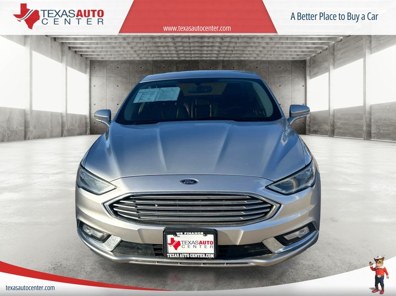 Ford Fusion Vehicle Full-screen Gallery Image 03