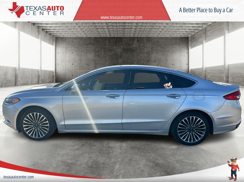 Ford Fusion Vehicle Full-screen Gallery Image 05