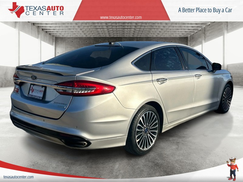 Ford Fusion Vehicle Full-screen Gallery Image 07
