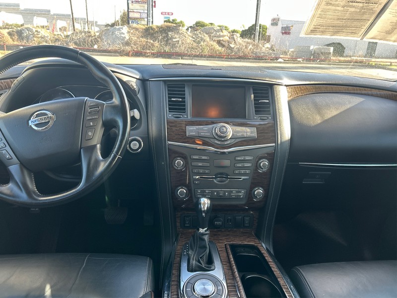 Nissan Armada Vehicle Full-screen Gallery Image 12