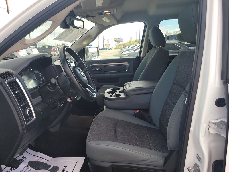 Ram 1500 Vehicle Full-screen Gallery Image 9