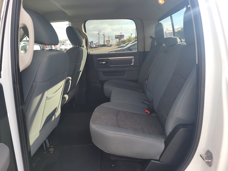 Ram 1500 Vehicle Full-screen Gallery Image 10