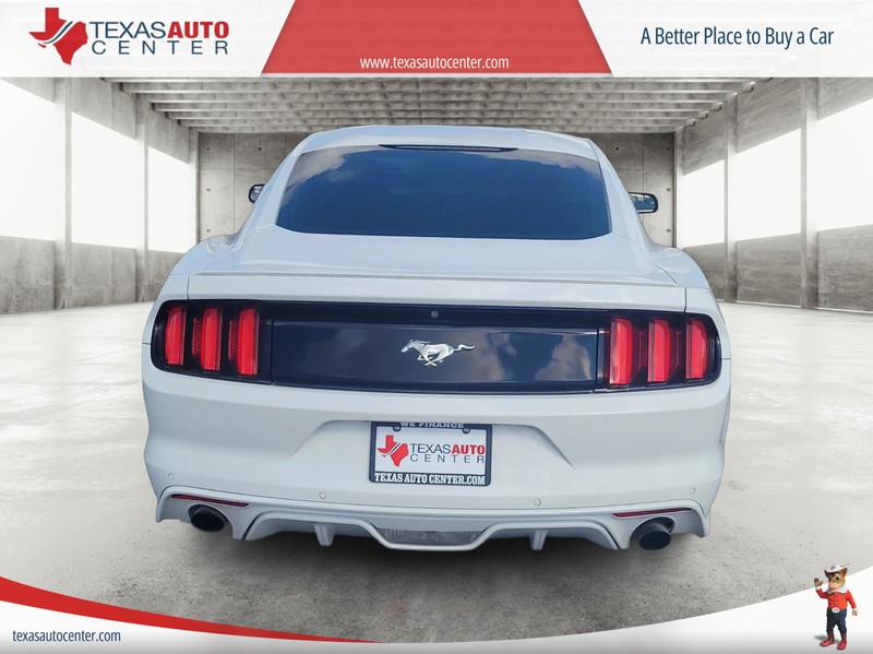 Ford Mustang Vehicle Full-screen Gallery Image 6