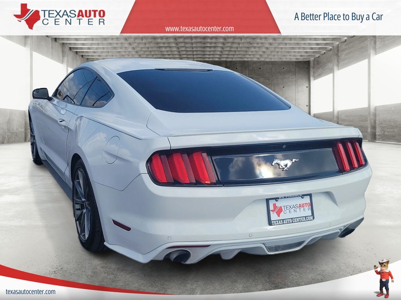 Ford Mustang Vehicle Full-screen Gallery Image 8