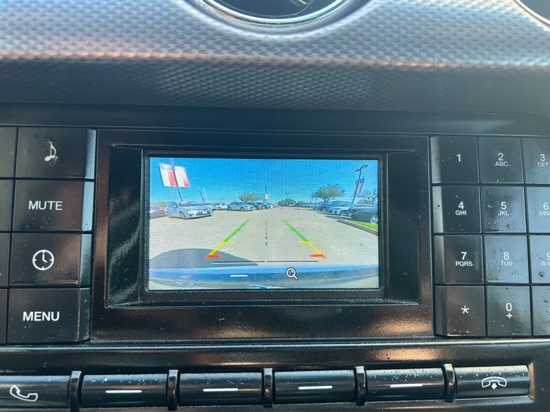 Ford Mustang Vehicle Full-screen Gallery Image 16