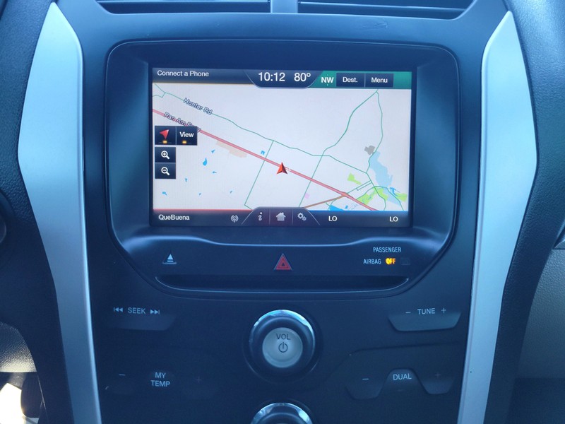 Ford Explorer Vehicle Full-screen Gallery Image 16