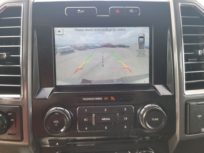 Ford F-150 Vehicle Full-screen Gallery Image 17