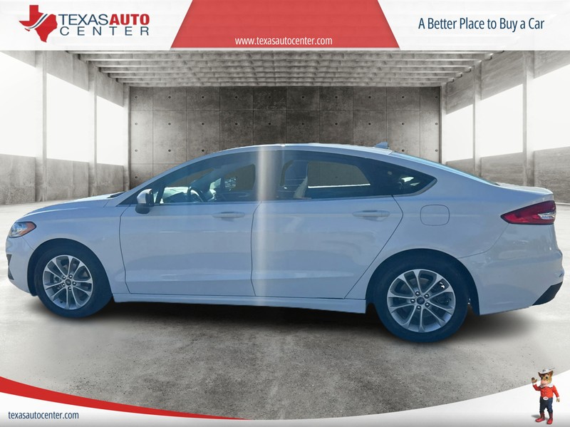 Ford Fusion Vehicle Full-screen Gallery Image 5