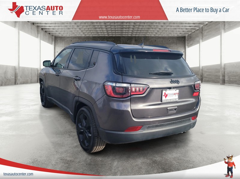 Jeep Compass Vehicle Full-screen Gallery Image 8