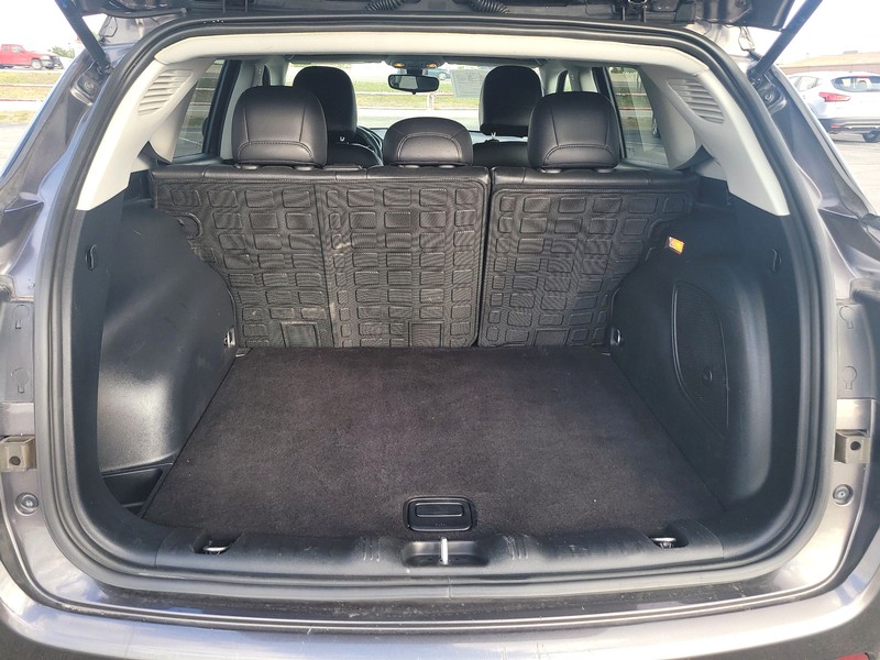 Jeep Compass Vehicle Full-screen Gallery Image 11