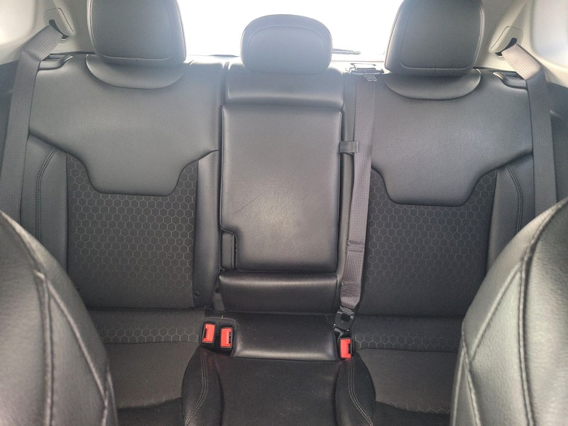 Jeep Compass Vehicle Full-screen Gallery Image 13