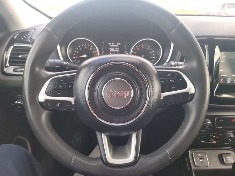 Jeep Compass Vehicle Full-screen Gallery Image 14