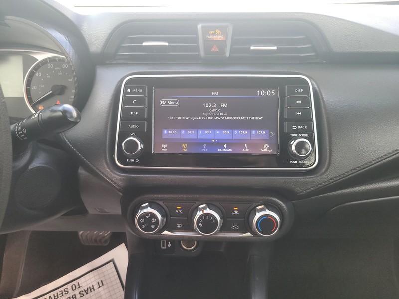 Nissan Versa Sedan Vehicle Full-screen Gallery Image 11