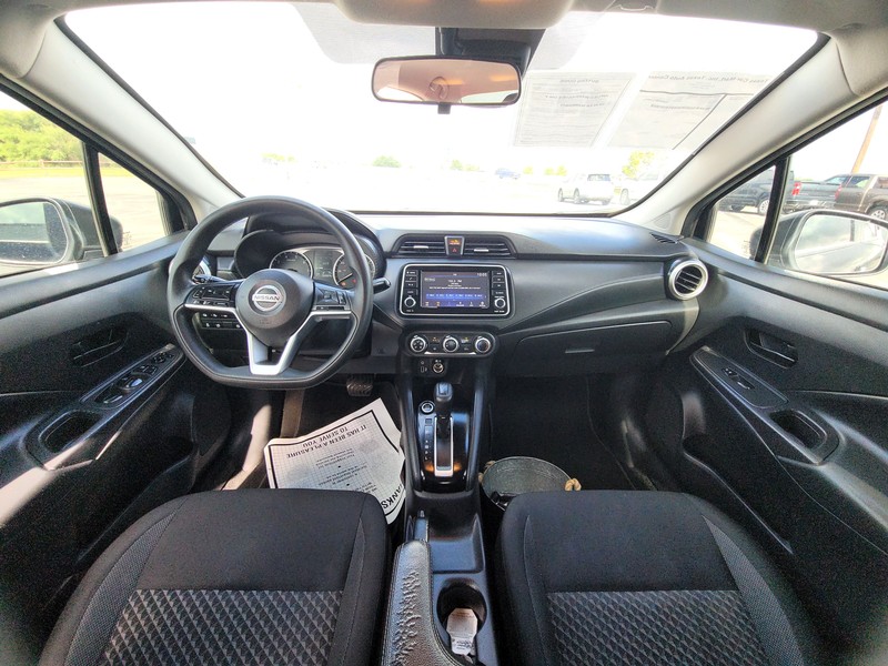 Nissan Versa Sedan Vehicle Full-screen Gallery Image 15